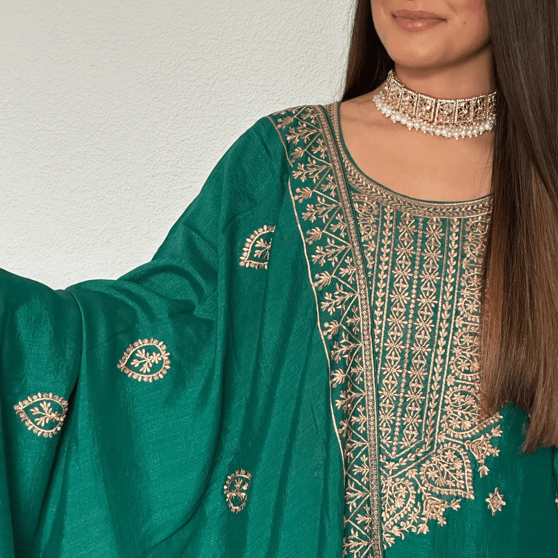 salwar-kameez-anisha-aryiah-fashion